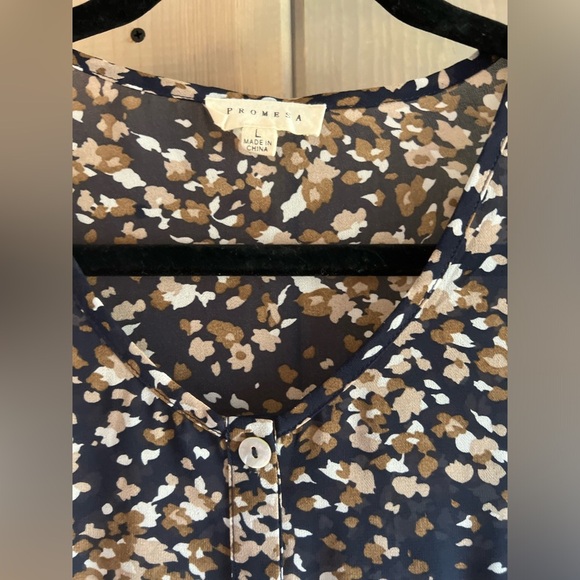 LIKE NEW Promesa Ruffle Tunic Blouse - Picture 2 of 6